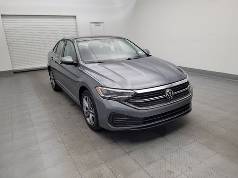 Used 2024 Volkswagen Jetta SE image 13