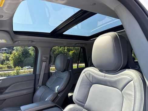Used 2019 Lincoln Navigator Reserve w/ Cargo Package AWD/4WD image 8