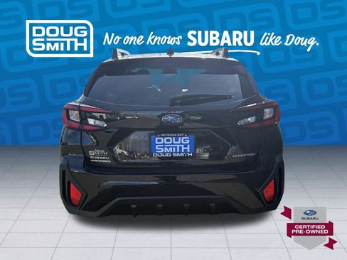 Used 2025 Subaru Crosstrek 2.0i Premium image 3