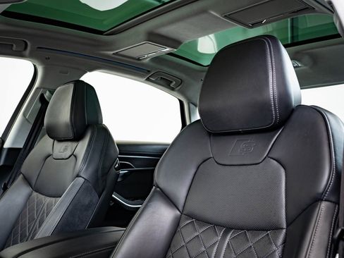 Certified 2022 Audi S8 image 23