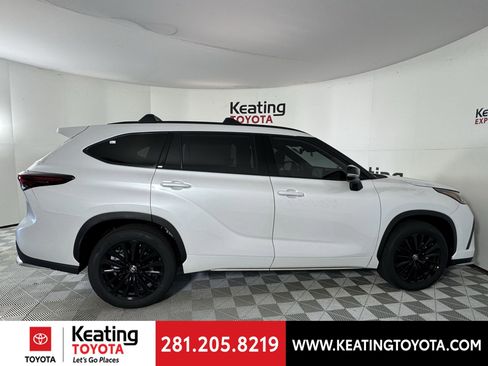 New 2026 Toyota Highlander XSE image 4