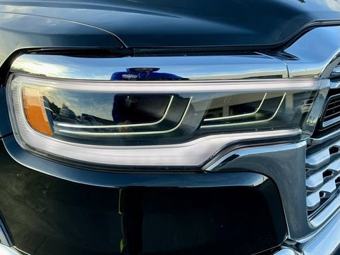 Used 2025 RAM 1500 Limited w/ Trailer Tow Group image 8