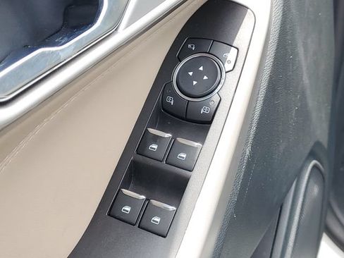 Used 2024 Ford Explorer XLT w/ Equipment Group 202A AWD/4WD image 12