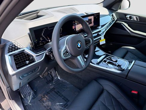 New 2026 BMW X5 xDrive40i w/ M Sport Package AWD/4WD image 25