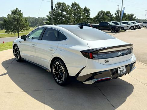 Used 2025 Hyundai Sonata SEL FWD image 4