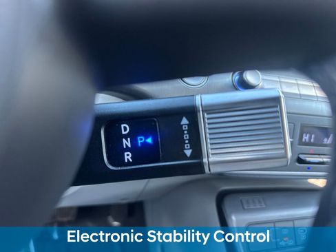 Used 2024 Hyundai Kona Limited image 30