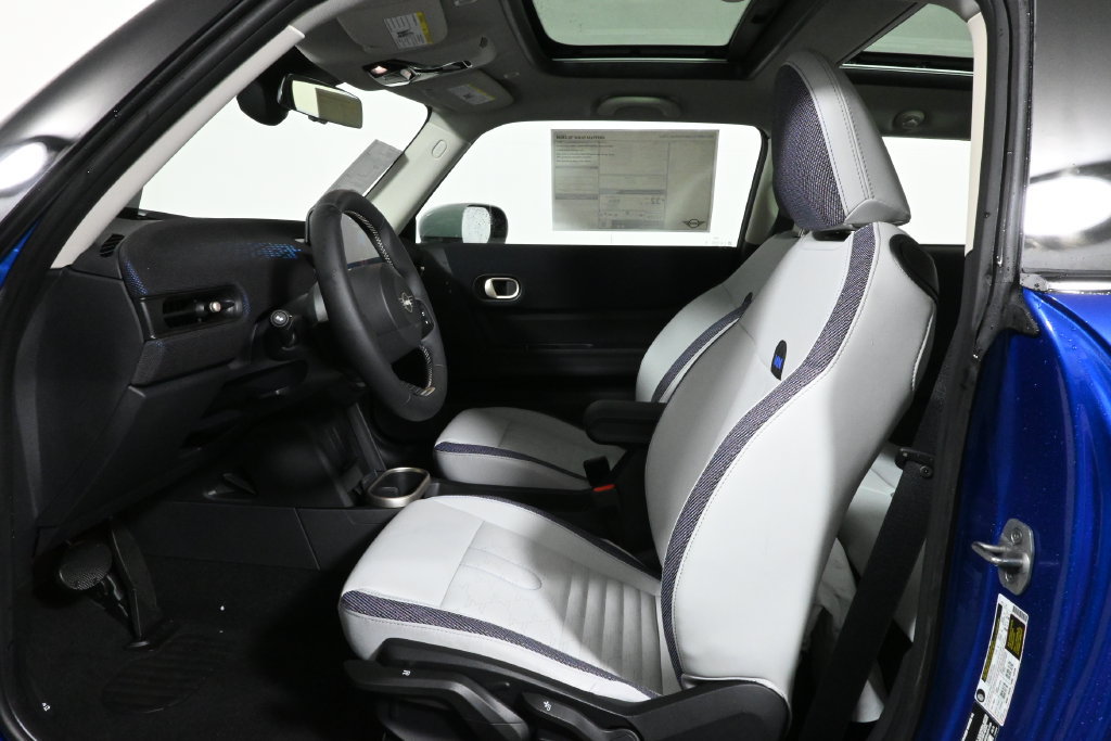 Certified 2025 MINI Cooper 2-Door Hardtop FWD image 3