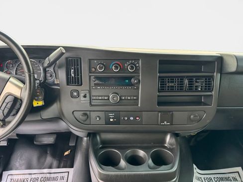 Used 2018 Chevrolet Express 2500 w/ Driver Convenience Package RWD image 12
