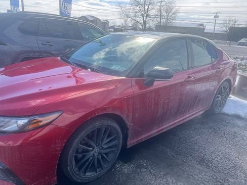 Used 2022 Toyota Camry XSE image 3