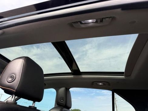 Used 2018 Chevrolet Equinox Premier FWD image 11