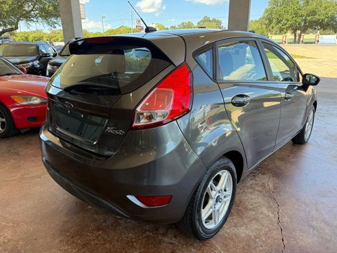 Used 2017 Ford Fiesta SE image 6