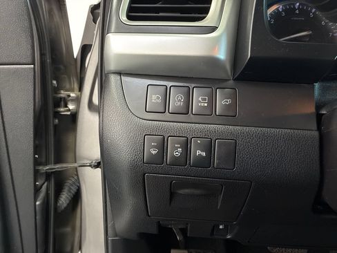 Used 2017 Toyota Highlander Limited Platinum AWD/4WD image 11