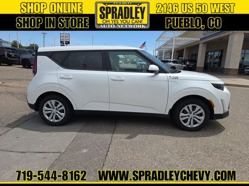 Used 2023 Kia Soul LX FWD image 3