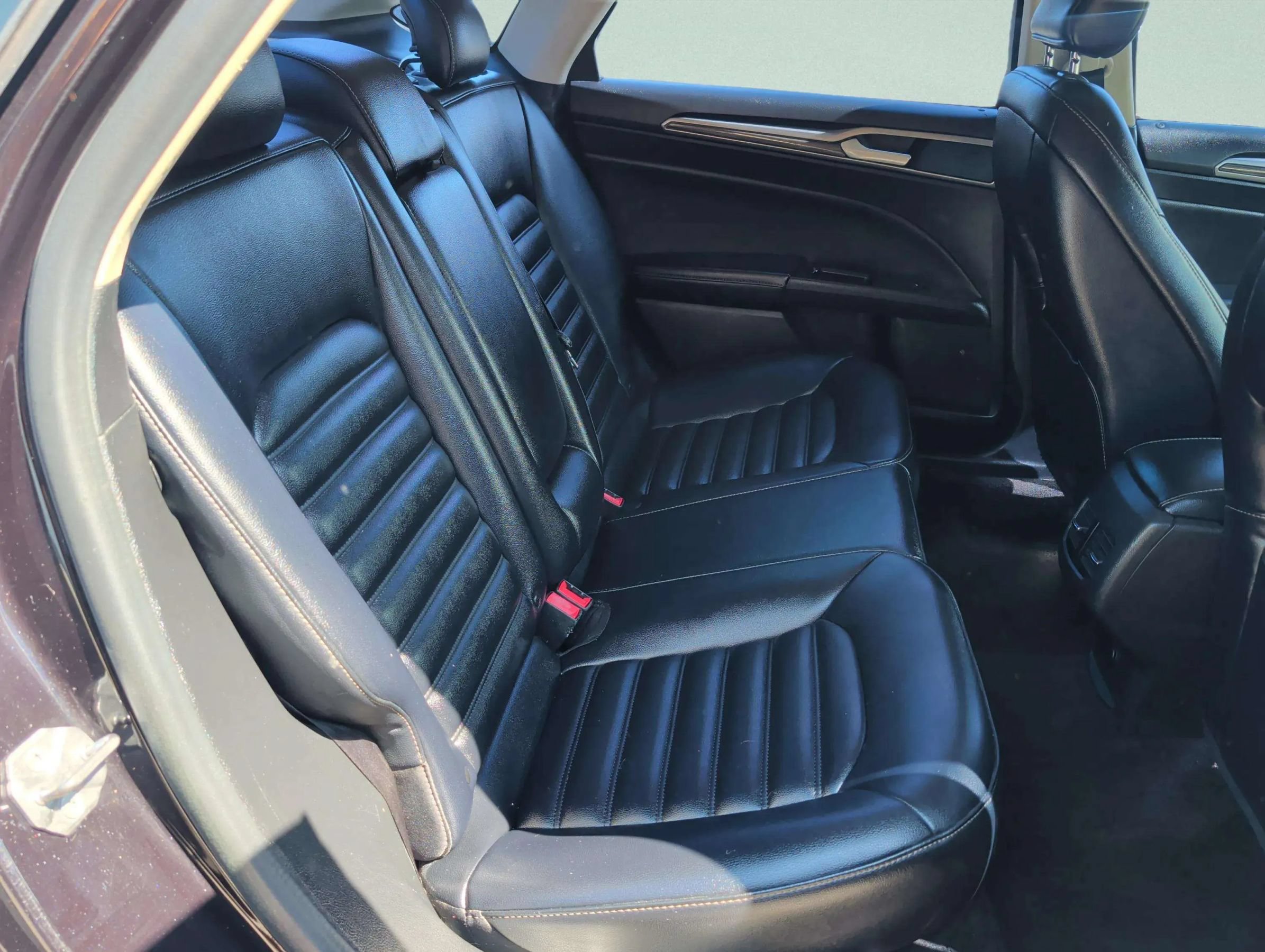 Used 2019 Ford Fusion SEL FWD image 29