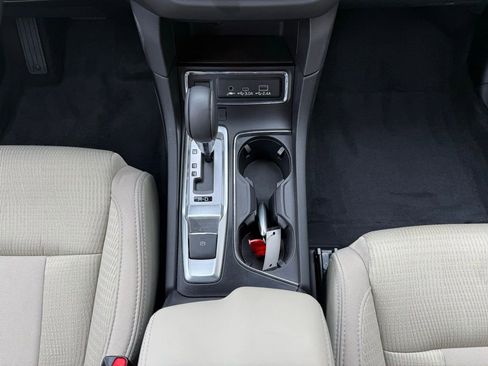 Certified 2025 Subaru Ascent Premium AWD/4WD image 17
