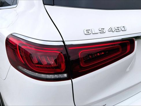 Used 2022 Mercedes-Benz GLS 450 4MATIC image 31