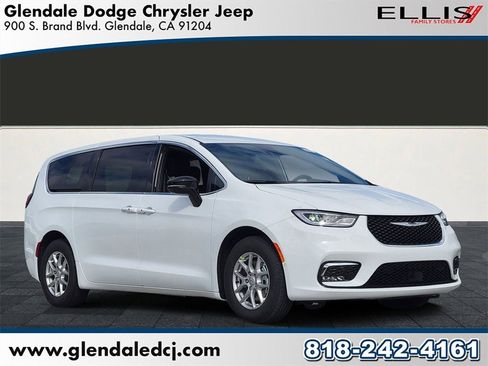 New 2026 Chrysler Pacifica Select image 1