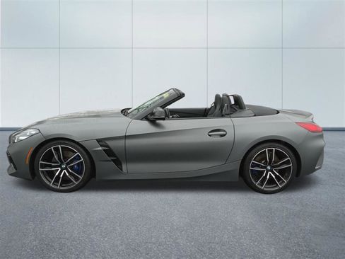 Used 2022 BMW Z4 M40i w/ Driving Assistance Package image 4
