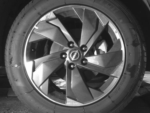 Used 2025 Nissan Rogue SV AWD/4WD image 16