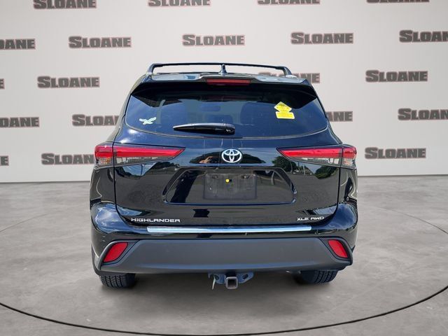 Used 2023 Toyota Highlander XLE AWD/4WD image 4