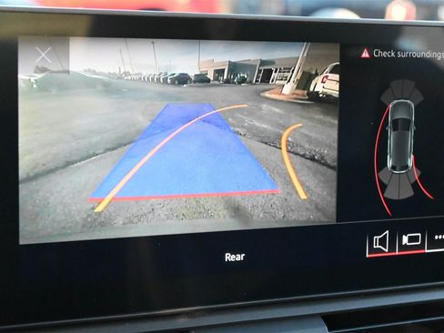 Used 2022 Audi SQ5 Premium image 9