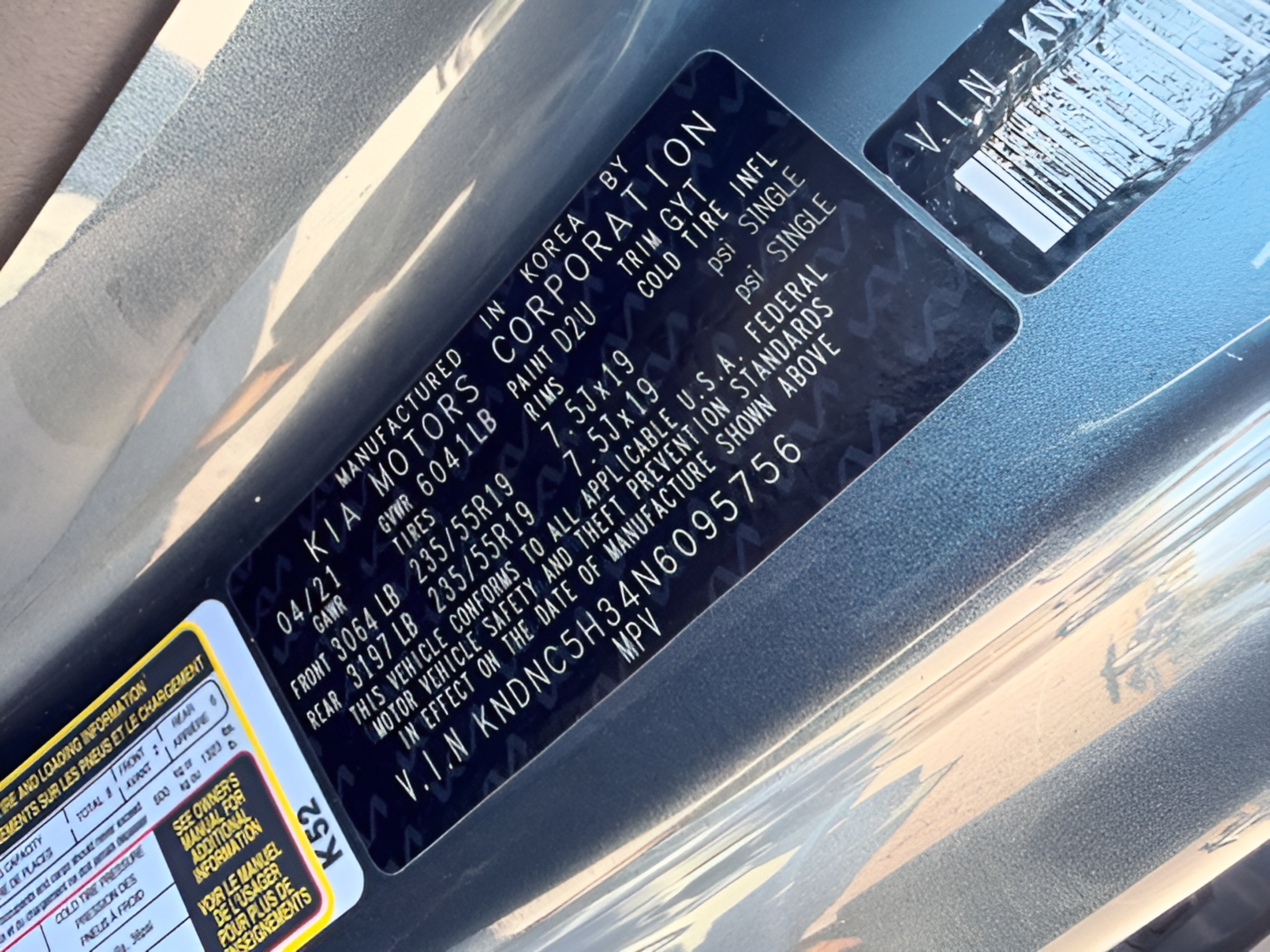 Used 2022 Kia Carnival EX FWD image 31