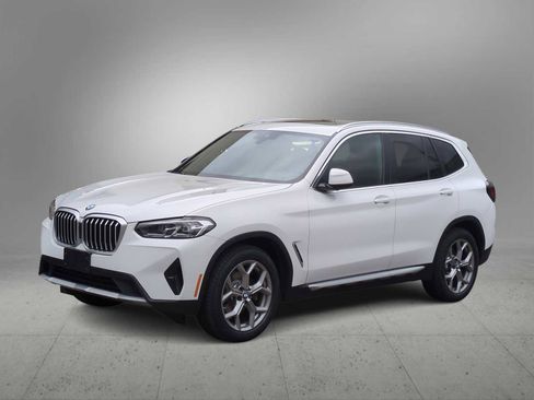 Used 2023 BMW X3 xDrive30i w/ Premium Package image 4