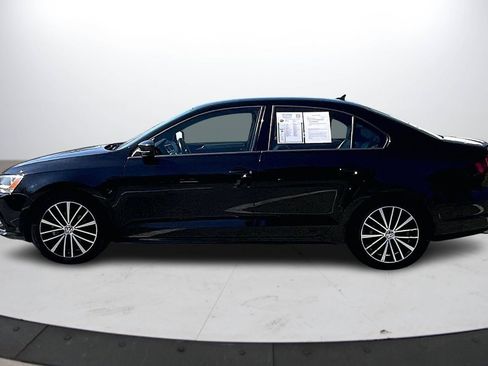 Used 2016 Volkswagen Jetta Sport image 6