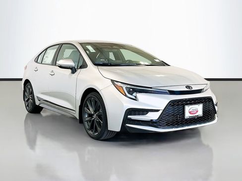 New 2025 Toyota Corolla SE FWD image 3