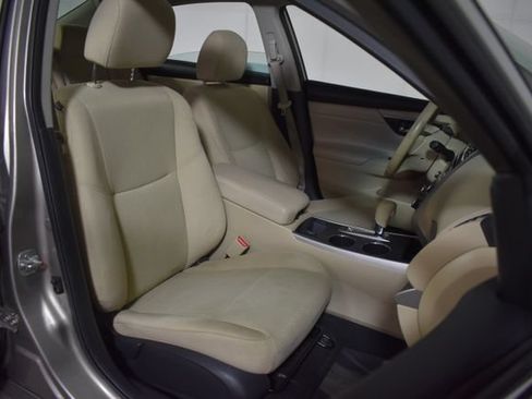 Used 2015 Nissan Altima 2.5 SV w/ Convenience Package FWD image 32
