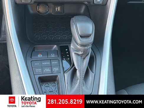 Used 2025 Toyota RAV4 LE AWD/4WD image 20