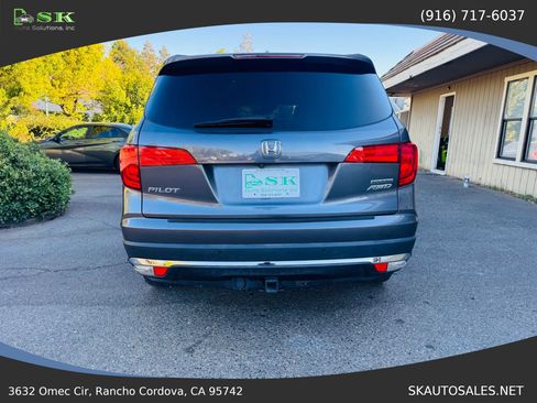 Used 2017 Honda Pilot Touring image 10