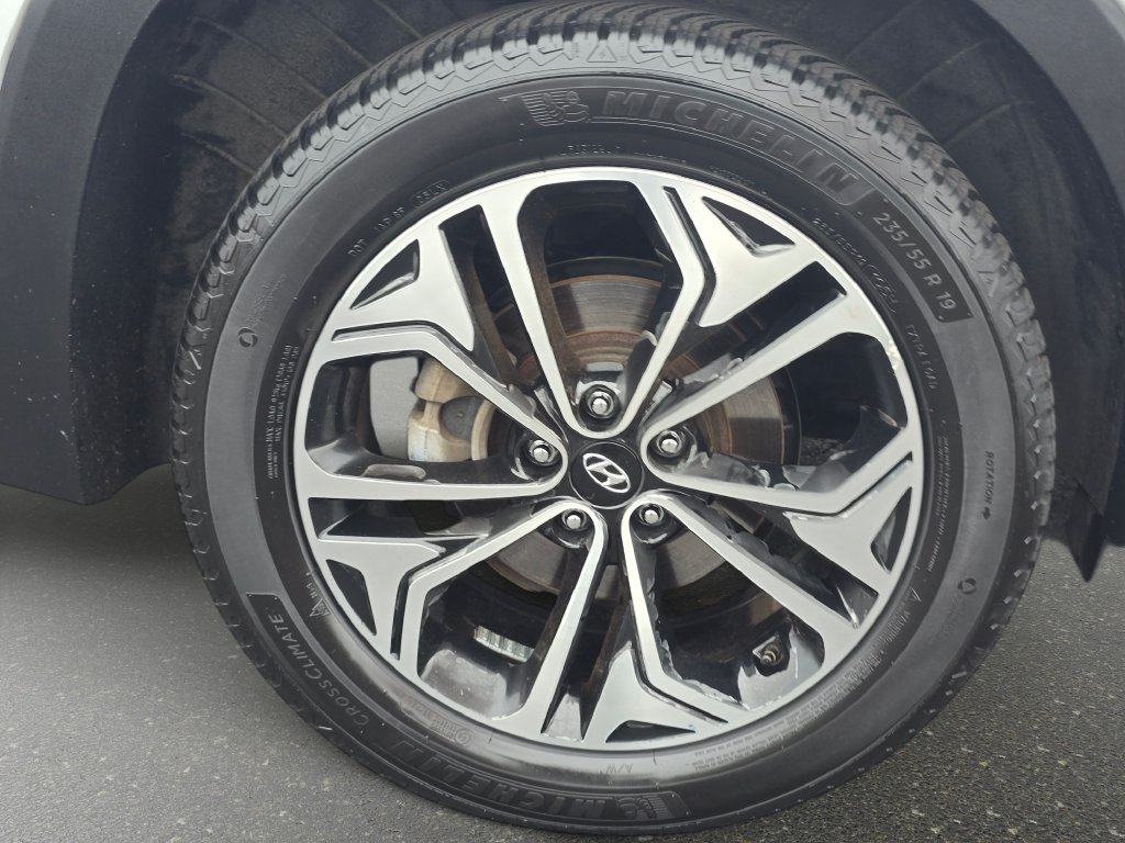 Used 2019 Hyundai Santa Fe AWD image 37