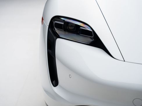 Used 2023 Porsche Taycan w/ Premium Package image 8