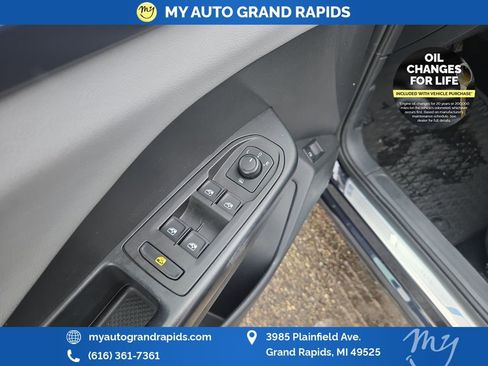 Used 2022 Volkswagen Taos SE image 11