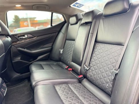 Used 2018 Nissan Maxima Platinum image 16