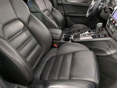 Used 2023 Porsche Macan Base image 36