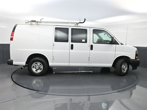 Used 2020 Chevrolet Express 2500 Work Van w/ Driver Convenience Package image 39