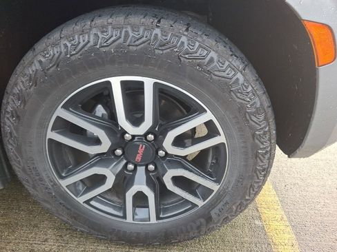 Used 2023 GMC Yukon AT4 w/ LPO, Floor Liner Package image 5