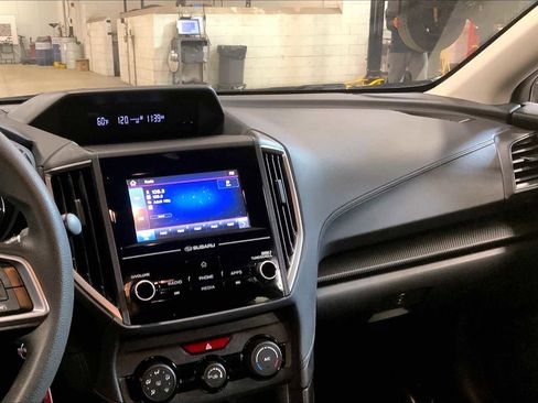 Certified 2022 Subaru Impreza 2.0i image 8