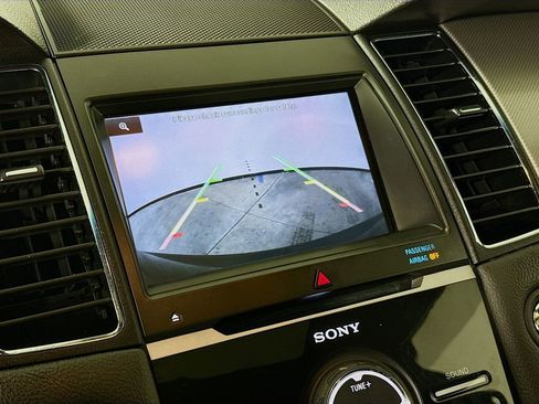 Used 2013 Ford Taurus SHO image 16