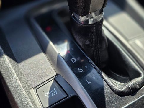 Used 2019 Honda Civic EX image 30