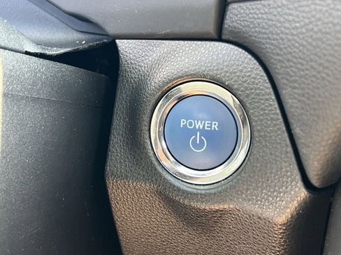 Used 2022 Toyota RAV4 XLE Premium image 32