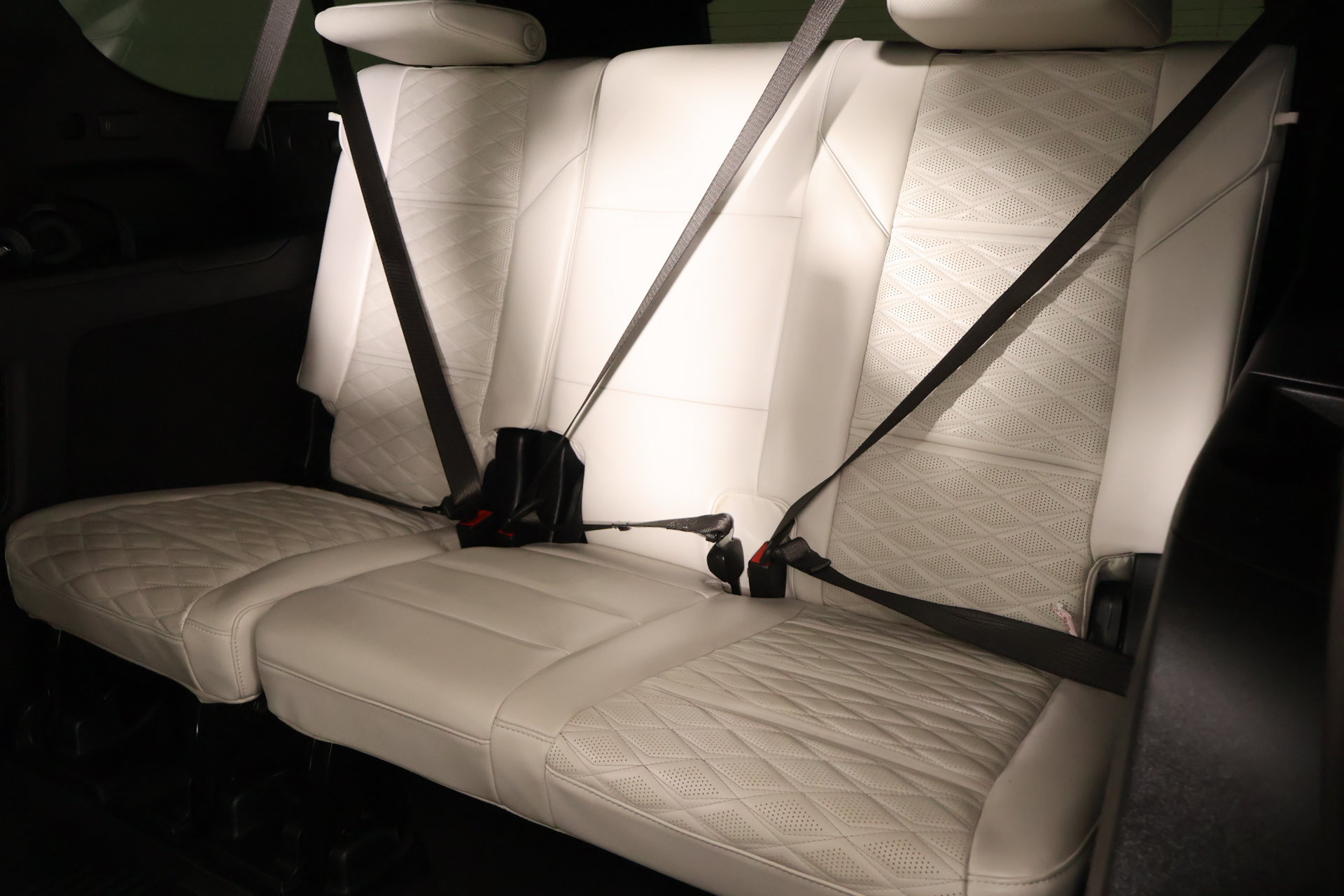 Used 2025 Cadillac Escalade ESV Sport Platinum w/ LPO, Floor Liner Package AWD/4WD image 14