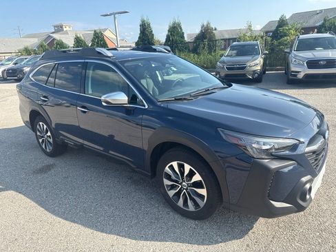 Certified 2024 Subaru Outback Touring XT AWD/4WD image 11
