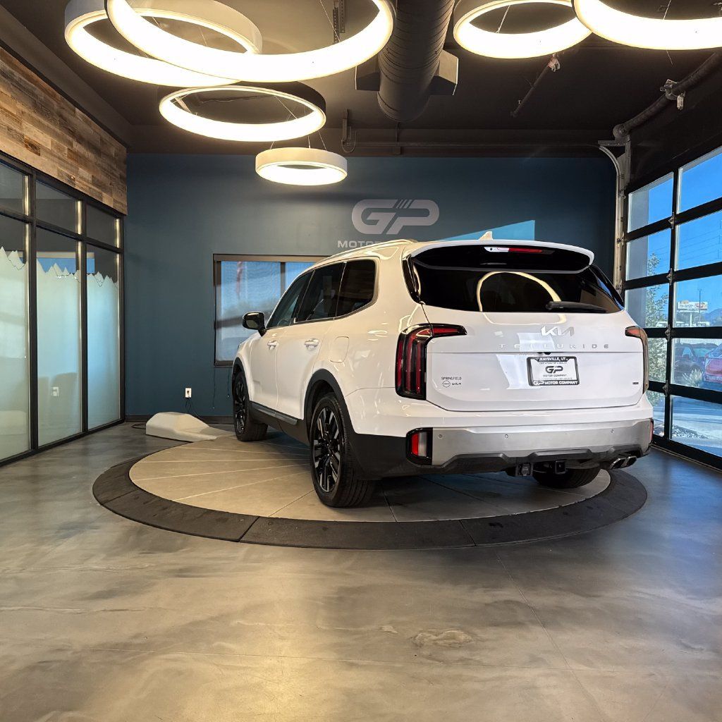Used 2024 Kia Telluride SX Prestige w/ Towing Package AWD/4WD image 5