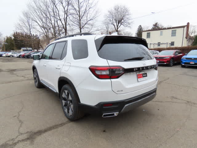 New 2026 Honda Pilot Touring image 4