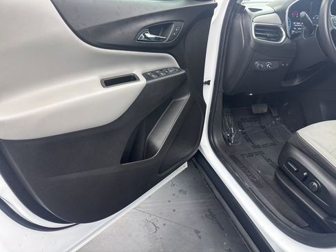 Used 2018 Chevrolet Equinox LS image 31