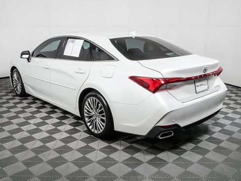 Used 2022 Toyota Avalon Limited w/ Advanced Safety Package image 4