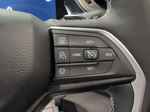 Used 2025 Jeep Grand Cherokee Altitude AWD/4WD image 20